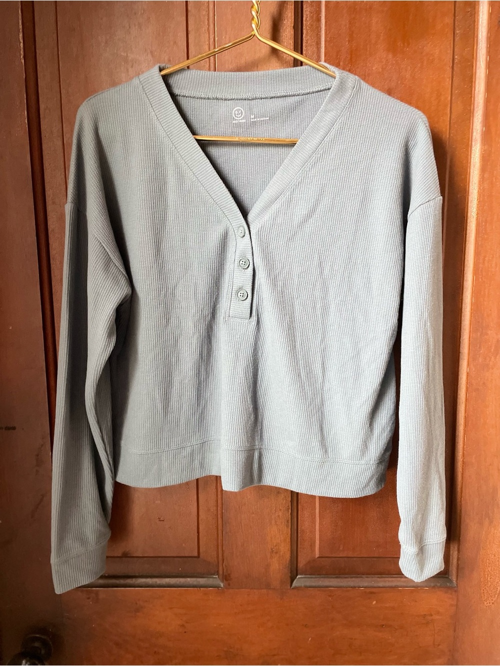 Gilly Hicks women's medium long sleeve v neck top
